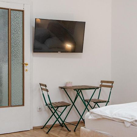 Budget City Stay - Near Wiener Stadthalle Ideal For Longstays Εξωτερικό φωτογραφία