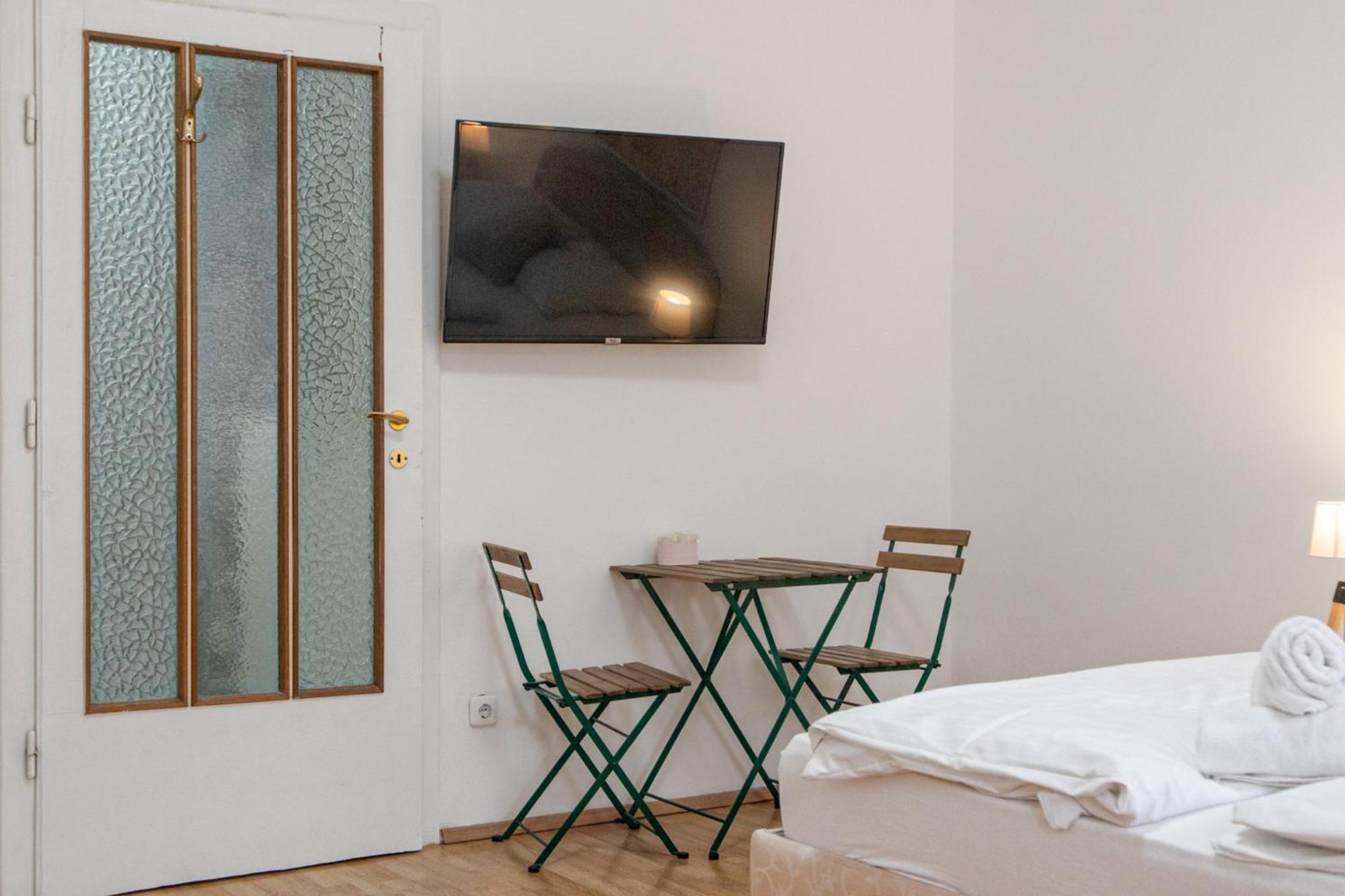 Budget City Stay - Near Wiener Stadthalle Ideal For Longstays Εξωτερικό φωτογραφία